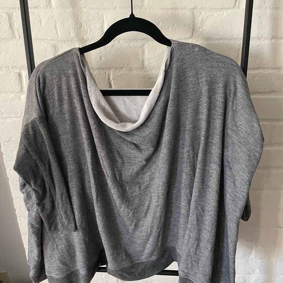 Beyond Yoga boatneck/dropped shoulder heather grey sweatshirt EUC (see fit pics) - Picture 2 of 6